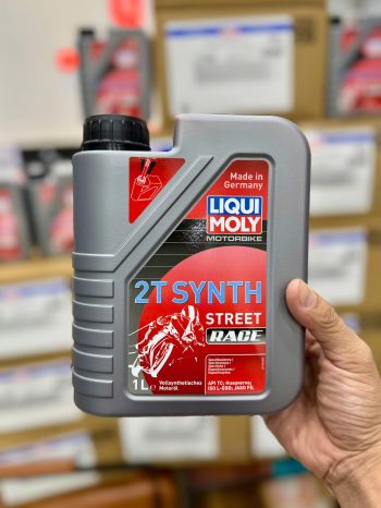 Nhớt chuyên dùng pha xăng cho xe 2 thì Liqui Moly Motorbike 2T Synth Street Race 1505 1 lít 