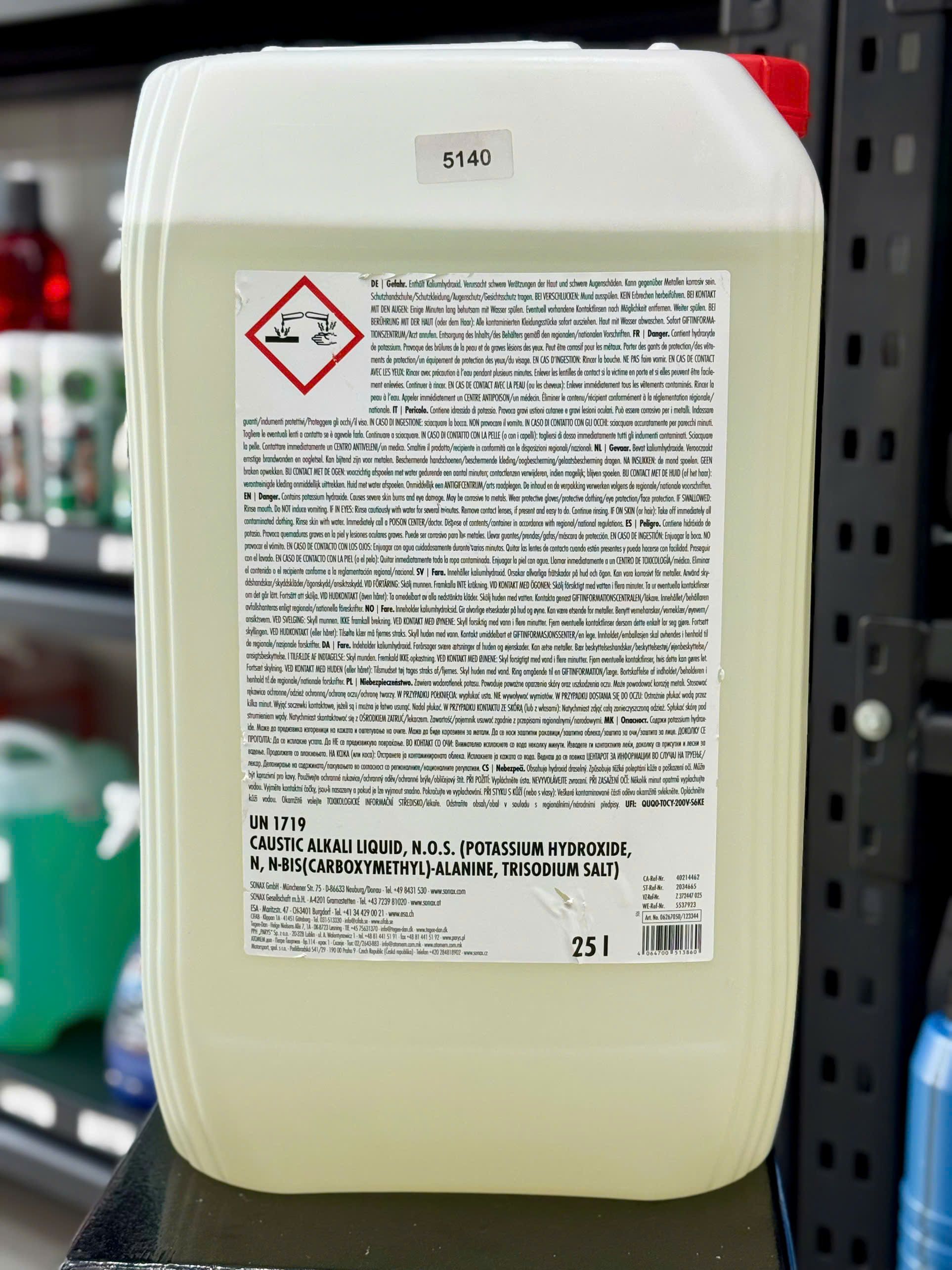 XÀ BÔNG RỬA XE BỌT TUYẾT KHÔNG CHẠM SONAX INTENSIVE CLEANER TRUCK+BUS PH 13.5 626705 25L XÀ BÔNG RỬA XE BỌT TUYẾT KHÔNG CHẠM SONAX INTENSIVE CLEANER TRUCK+BUS PH 13.5 626705 25L